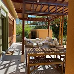 Stou Savvide - Stone Manor * Pera Pedi