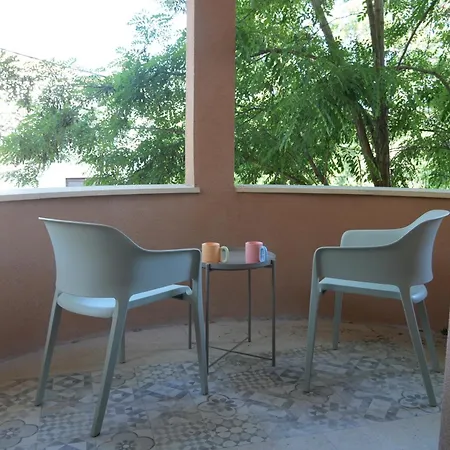 Stou Savvide - Stone Manor Pera Pedi