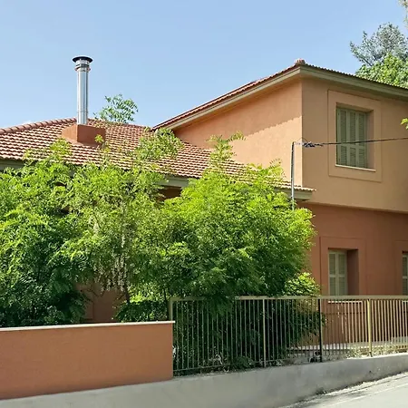 Stou Savvide - Stone Manor