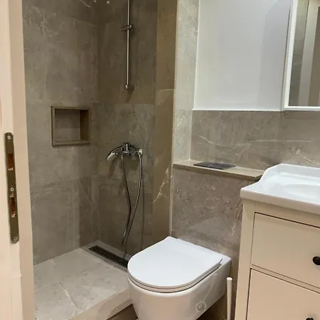 Stou Savvide - Stone Manor * Pera Pedi