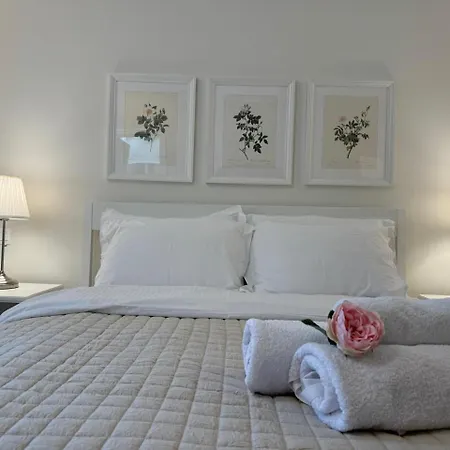 Stou Savvide - Stone Manor