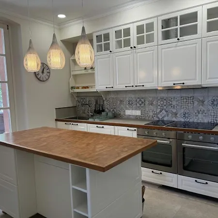 Stou Savvide - Stone Manor *