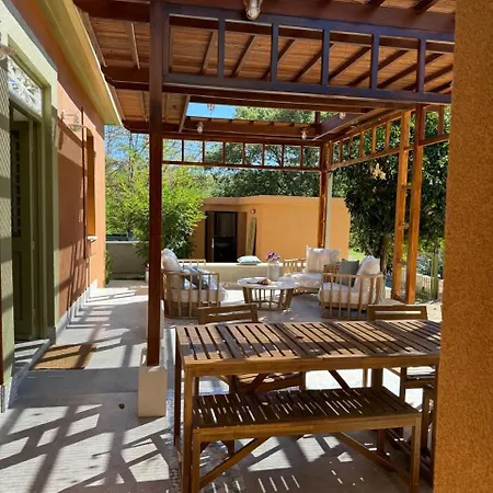 Stou Savvide - Stone Manor * Pera Pedi