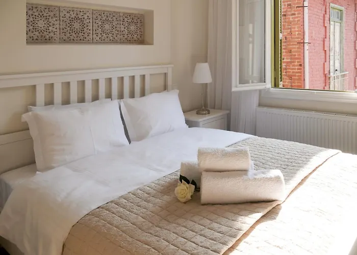 Stou Savvide - Stone Manor *